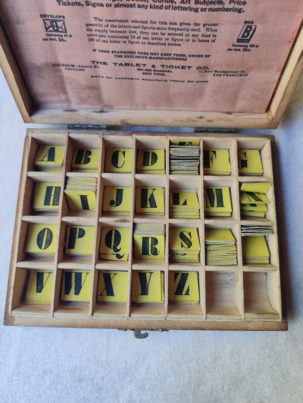 Antique Willson's Gummed Paper Letters Table & Ticket Co Dovetailed Wood Box
